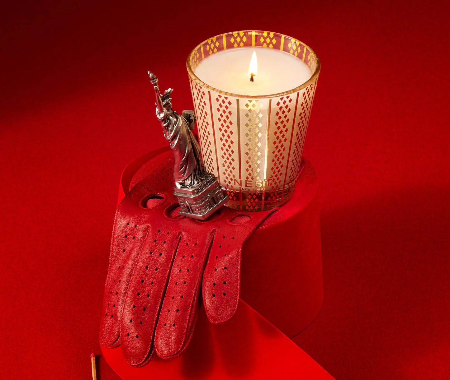 NEST Classic Candle - Holiday