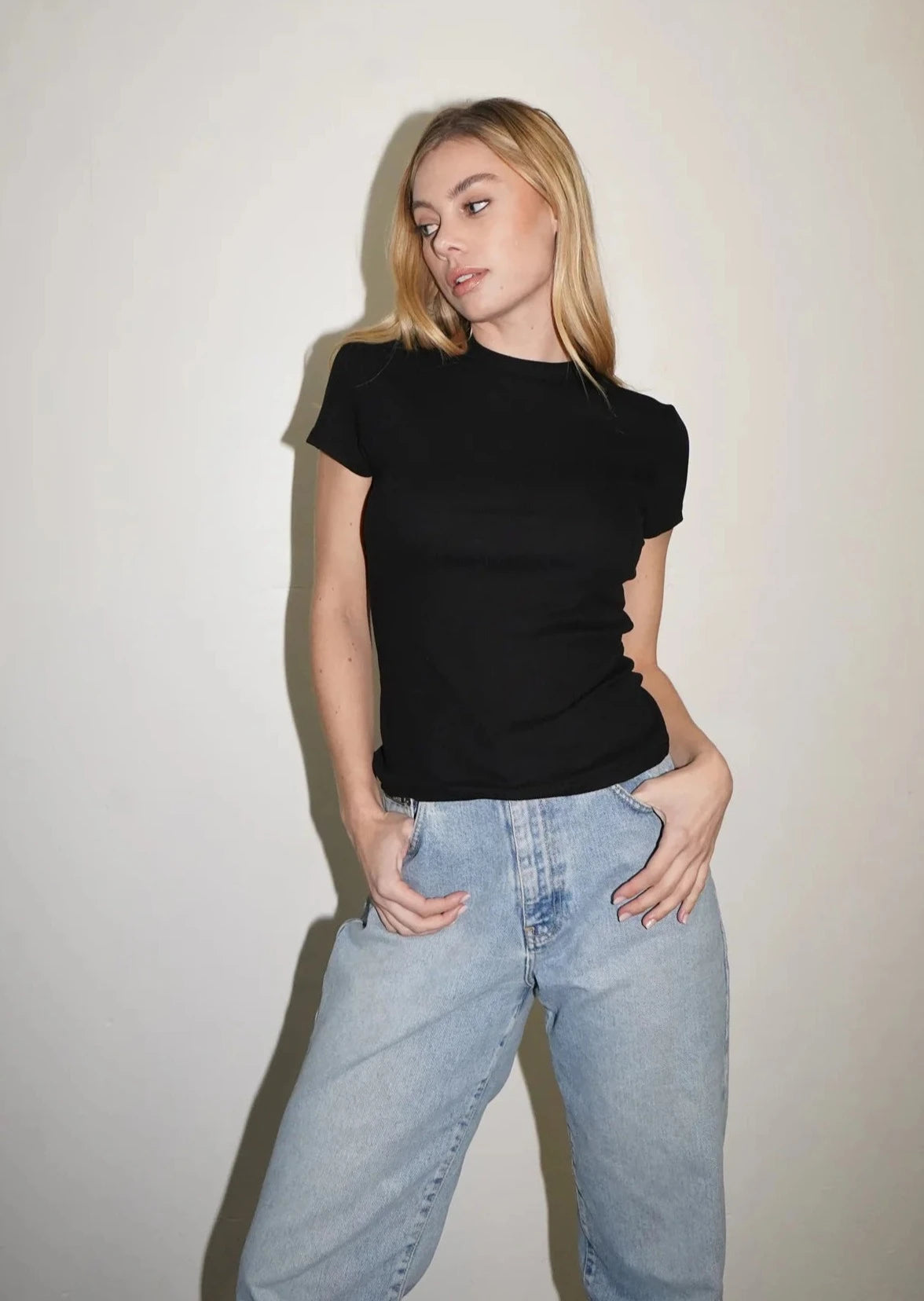 Fitted Ribbed Crew - Black